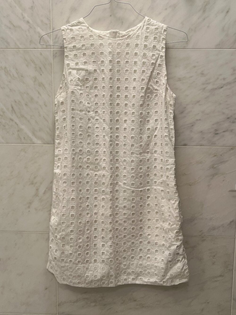 GAP eyelet sleeveless shift dress, White, Size 4